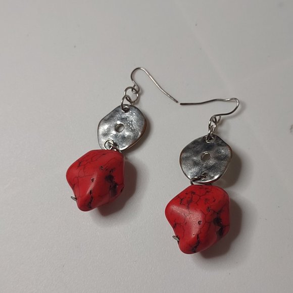 Red Dyed Howlite And Silver Tone Metal Dangle Earrings - Picture 2 of 10